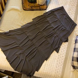 Junee boutique layering skirt! color Charcoal grey